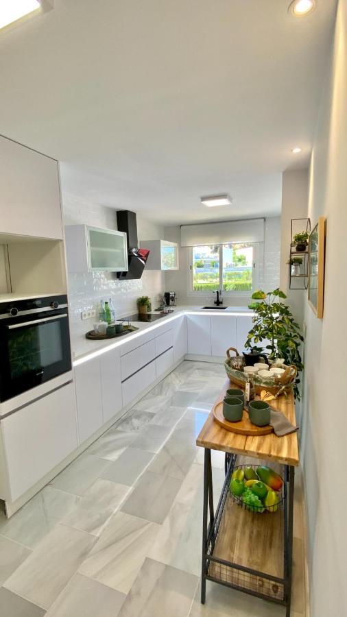 Ikram Front Beach Bermuda Beach Appartement Estepona Buitenkant foto