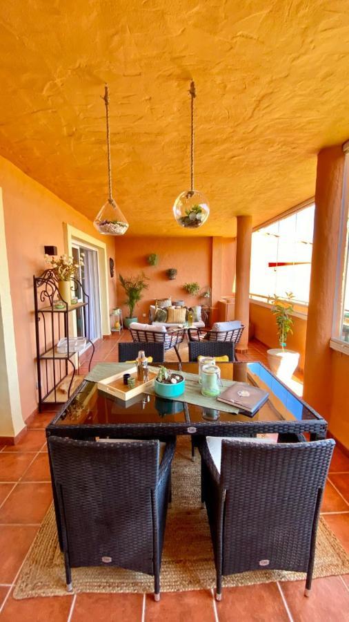 Ikram Front Beach Bermuda Beach Appartement Estepona Buitenkant foto