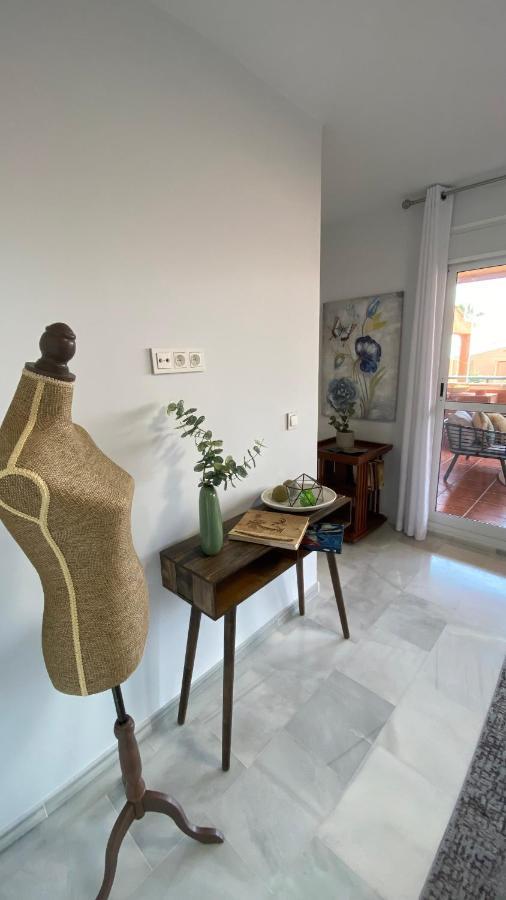 Ikram Front Beach Bermuda Beach Appartement Estepona Buitenkant foto