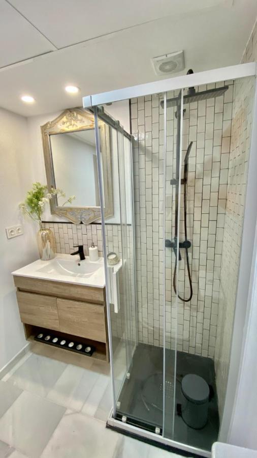 Ikram Front Beach Bermuda Beach Appartement Estepona Buitenkant foto