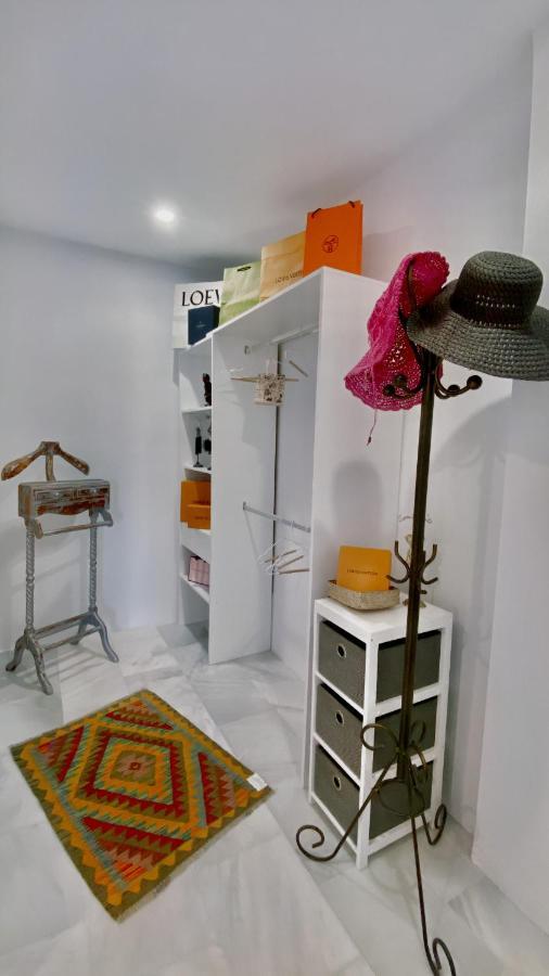 Ikram Front Beach Bermuda Beach Appartement Estepona Buitenkant foto